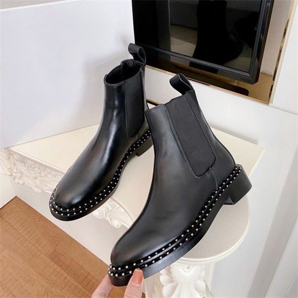 classic black women's shoes designer leather casual ladies fashion brand luxury short boots with shoe box, Red;white
classic black women's shoes designer leather casual ladies fashion brand luxury short boots with shoe box, Red;white