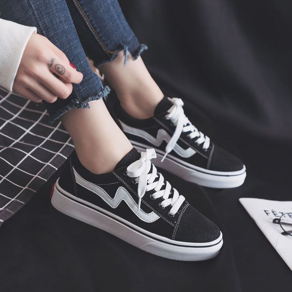 2021 new black and white striped canvas shoes women's breathable skateboard student sports and leisure tennis flat shoes cinderella pri 
2021 new black and white striped canvas shoes women's breathable skateboard student sports and leisure tennis flat shoes cinderella pri