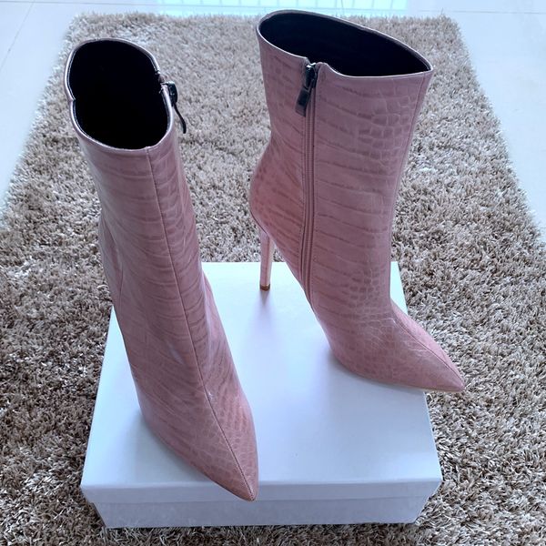 womens winter ankle boots dress leather high heels snow boot woman high heel shoes ladies dress platform boots shoe, Black
womens winter ankle boots dress leather high heels snow boot woman high heel shoes ladies dress platform boots shoe, Black
