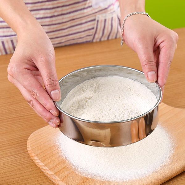 stainless steel flour sieve fine mesh handheld flour sieve round quality baking tool
stainless steel flour sieve fine mesh handheld flour sieve round quality baking tool