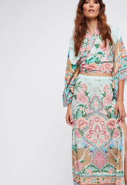 2021 bohemian peacock printing high waist skirts floral printing womens skirt spring split long maxi skirts boho skirt, Black
2021 bohemian peacock printing high waist skirts floral printing womens skirt spring split long maxi skirts boho skirt, Black