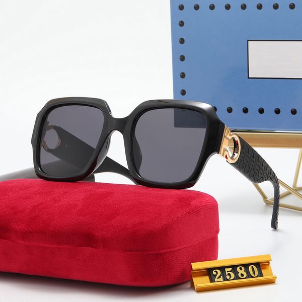 the latest classic black frame women sunglasses wine red two-piece fashion accessories gold logo noble temperament catwalk show net red euro, White;black
the latest classic black frame women sunglasses wine red two-piece fashion accessories gold logo noble temperament catwalk show net red euro, White;black