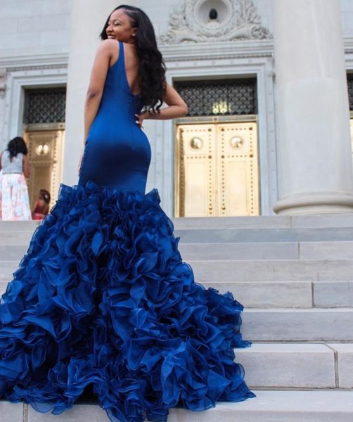 2021 new royal blue prom evening gowns deep v neck sleeveless mermaid ruffles organza skirt formal party es bwv6, White;pink
2021 new royal blue prom evening gowns deep v neck sleeveless mermaid ruffles organza skirt formal party es bwv6, White;pink