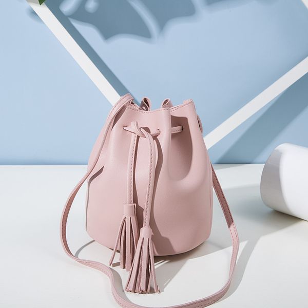 2020 fashion women bucket bag vintage tassel messenger bag retro shoulder bag simple crossbody tote, Red;black
2020 fashion women bucket bag vintage tassel messenger bag retro shoulder bag simple crossbody tote, Red;black