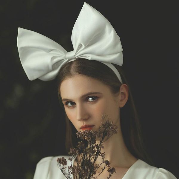 headpieces v721 elegant bridal headdress satin bowknot white black wedding headband for bride, Silver
headpieces v721 elegant bridal headdress satin bowknot white black wedding headband for bride, Silver
