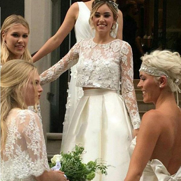 2021 boho beach wedding dresses two piece satin jewel neck long sleeves lace applique sweep train custom made wedding gown vestido de novia, White
2021 boho beach wedding dresses two piece satin jewel neck long sleeves lace applique sweep train custom made wedding gown vestido de novia, White