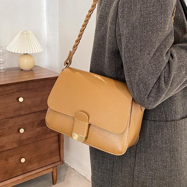 shoulder bags niche design handbags 2021 fashion crossbody high-end square bag underarm dual-use width: 23cm
shoulder bags niche design handbags 2021 fashion crossbody high-end square bag underarm dual-use width: 23cm
