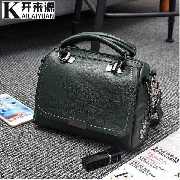 100% genuine leather women handbags 2021 new commuter bag stereotypes fashion handbags slung shoulder bag vintage messenger
100% genuine leather women handbags 2021 new commuter bag stereotypes fashion handbags slung shoulder bag vintage messenger