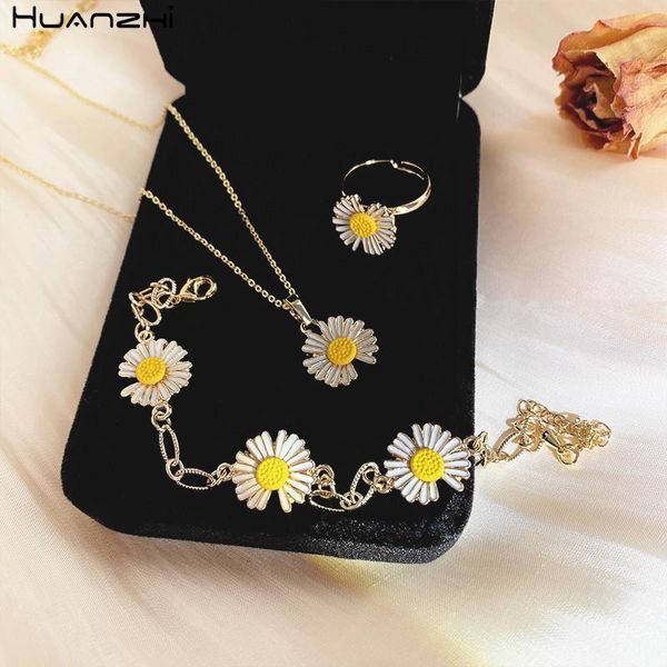 cluster rings huanzhi 2021 trendy vintage white enamel daisy flower elegant simple metal for women girls jewelry party gifts, Golden;silver
cluster rings huanzhi 2021 trendy vintage white enamel daisy flower elegant simple metal for women girls jewelry party gifts, Golden;silver