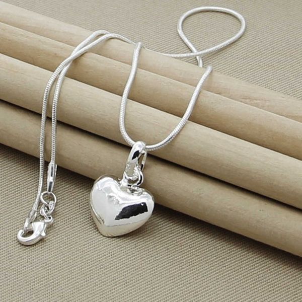 925 Sterling Silver Small Heart Pendant Necklace, Snake Chain, Women, Wedding Dress, Fashion Jewelry, Gifts
925 Sterling Silver Small Heart Pendant Necklace, Snake Chain, Women, Wedding Dress, Fashion Jewelry, Gifts