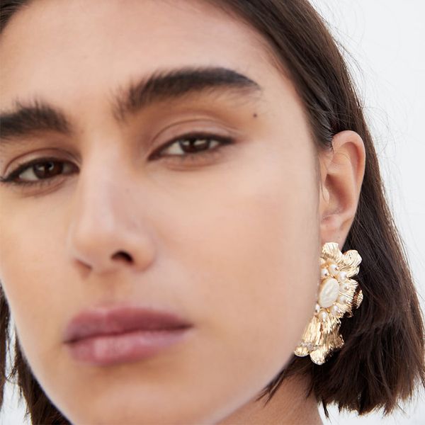 official website with temperament alloy flower women's new fashion pearl earrings women, Silver
official website with temperament alloy flower women's new fashion pearl earrings women, Silver