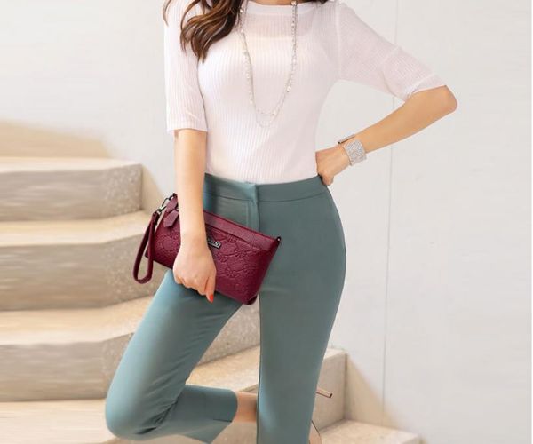 cross body women's bags spring and summer 2021 fashion ladies' hand middle-aged mothers messenger shoulder
cross body women's bags spring and summer 2021 fashion ladies' hand middle-aged mothers messenger shoulder