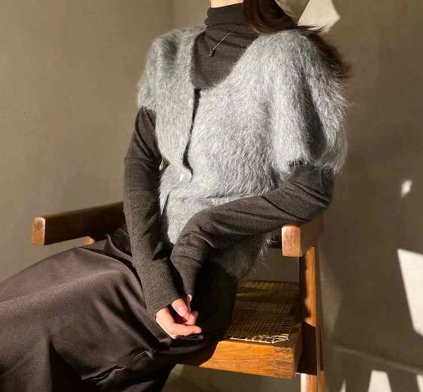 2021 new sweater autumn and winter women round neck short-sleeved solid color plush knitted cardigan xhe8, White;black
2021 new sweater autumn and winter women round neck short-sleeved solid color plush knitted cardigan xhe8, White;black
