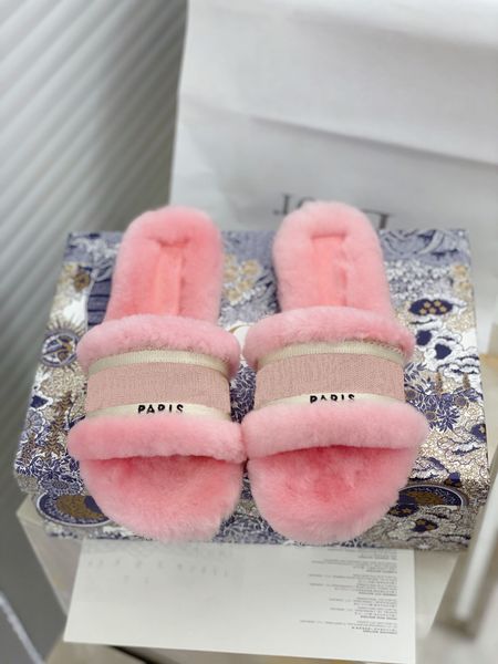 new luxurious designer embroidered letter wool slipper classic ladies warm casual sandals with box size 35-40, Black
new luxurious designer embroidered letter wool slipper classic ladies warm casual sandals with box size 35-40, Black