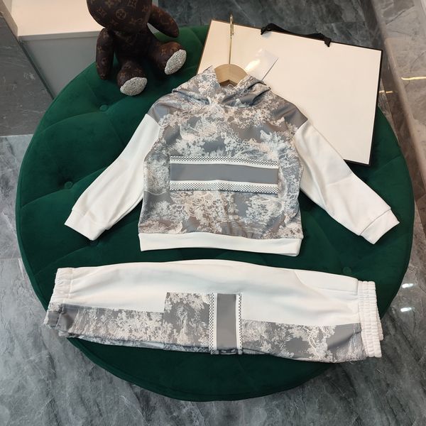 2183 designer baby kids white hoodies + trousers sets childrens autumn pullover tracksuit clothing long sleeve c&d set girls sports wear siz
2183 designer baby kids white hoodies + trousers sets childrens autumn pullover tracksuit clothing long sleeve c&d set girls sports wear siz