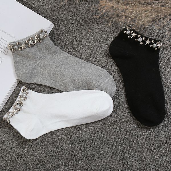 2020 new korean cotton short boat socks hand riveted fashion bf college wind socks c0224, Black
2020 new korean cotton short boat socks hand riveted fashion bf college wind socks c0224, Black
