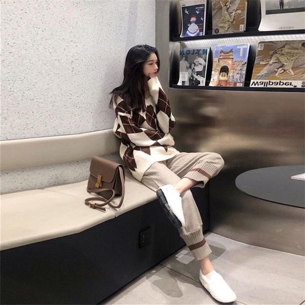 women's two piece pants 2021 autumn and winter small fragrance suit stylish korean version of the professional knitting two-piece, White
women's two piece pants 2021 autumn and winter small fragrance suit stylish korean version of the professional knitting two-piece, White