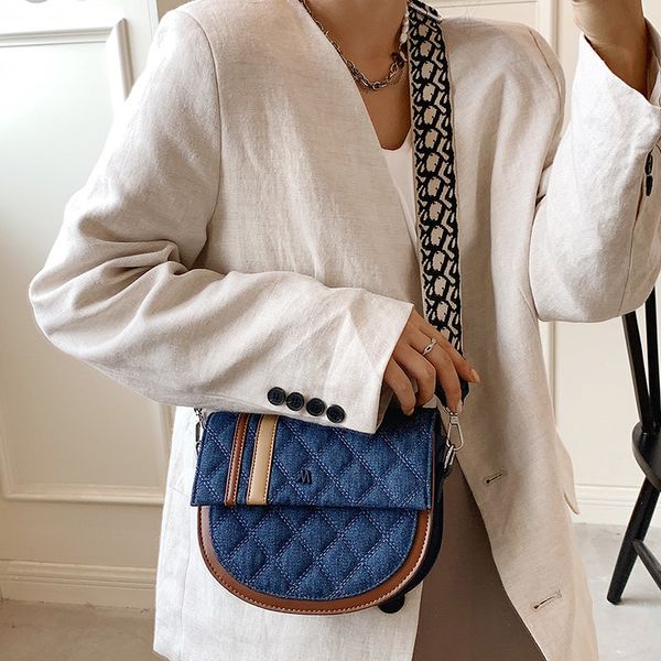 luxury handbags wanghong 2021 new lingge saddle autumn and winter women's bag chain single shoulder oblique cross fashion trend
luxury handbags wanghong 2021 new lingge saddle autumn and winter women's bag chain single shoulder oblique cross fashion trend