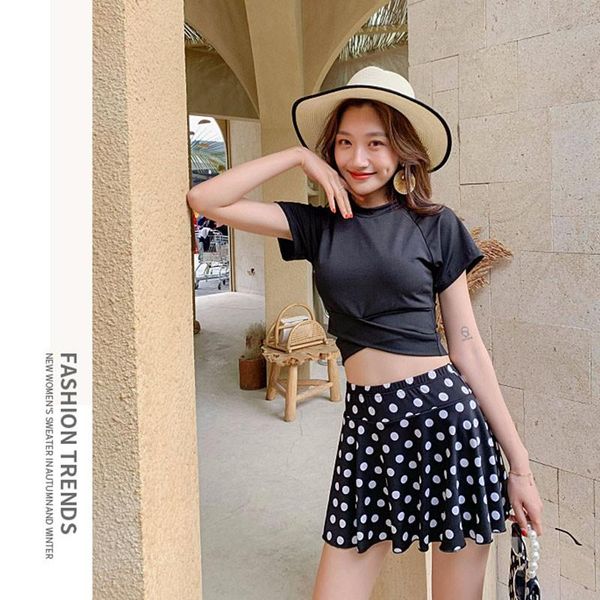 one-piece suits 2021 split swimsuit female spring small chest gathered conservative korean ins style bikini black orange
one-piece suits 2021 split swimsuit female spring small chest gathered conservative korean ins style bikini black orange