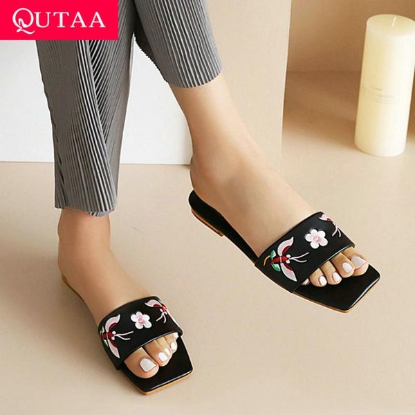 sandals qutaa 2021 flat heels embroidery flower slingback pu leather slip on female slides suumer women shoes big size 34-43, Black
sandals qutaa 2021 flat heels embroidery flower slingback pu leather slip on female slides suumer women shoes big size 34-43, Black