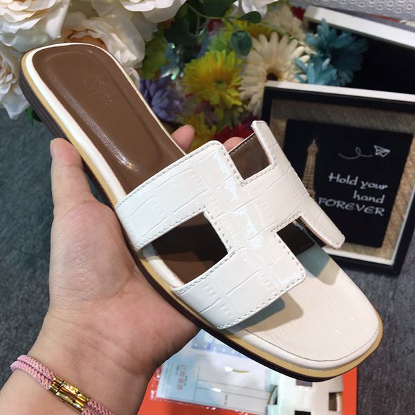 new paris h stitches slipper women crocodile pattern real leather flat sliders calfskin sandals low heel slippers luxurys designers shoes, Black
new paris h stitches slipper women crocodile pattern real leather flat sliders calfskin sandals low heel slippers luxurys designers shoes, Black