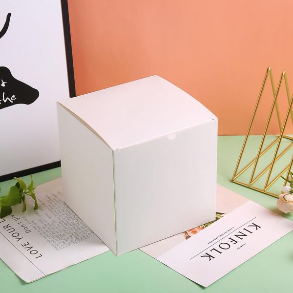 4 pcs white gift boxes 15x15x15cm- carton packing box durable, recyclable, decent for gift-giving birthday, wedding
4 pcs white gift boxes 15x15x15cm- carton packing box durable, recyclable, decent for gift-giving birthday, wedding