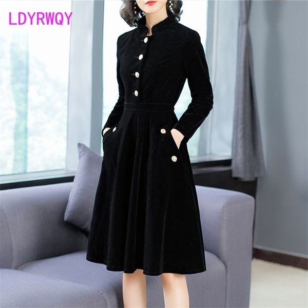 2021 new autumn and winter womens european and american hepburn style black thin retro collar velvet dress, Black;gray
2021 new autumn and winter womens european and american hepburn style black thin retro collar velvet dress, Black;gray