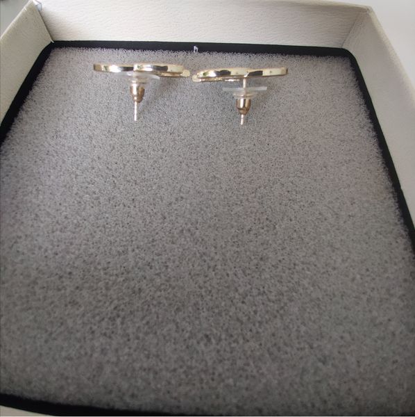 selling woman earrings light gold sweet cute earrings material sterling silver pin earrings fashion accessories, Golden
selling woman earrings light gold sweet cute earrings material sterling silver pin earrings fashion accessories, Golden