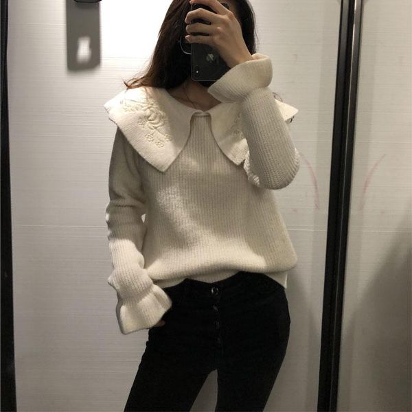 2021 autumn and winter popular women's sweater neckline embroidery decoration long-sleeved warm street style elegant sweater, White;black
2021 autumn and winter popular women's sweater neckline embroidery decoration long-sleeved warm street style elegant sweater, White;black