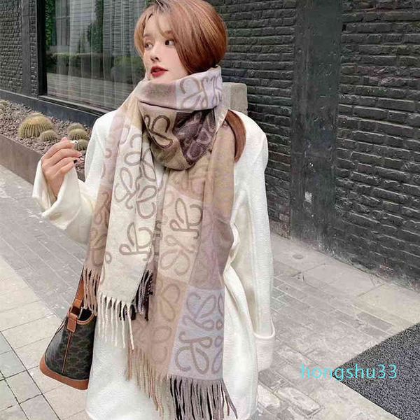 imitation 2021 new wool thickened scarf jacquard shawl warm cashmere scarf in autumn and winter, Blue;gray
imitation 2021 new wool thickened scarf jacquard shawl warm cashmere scarf in autumn and winter, Blue;gray