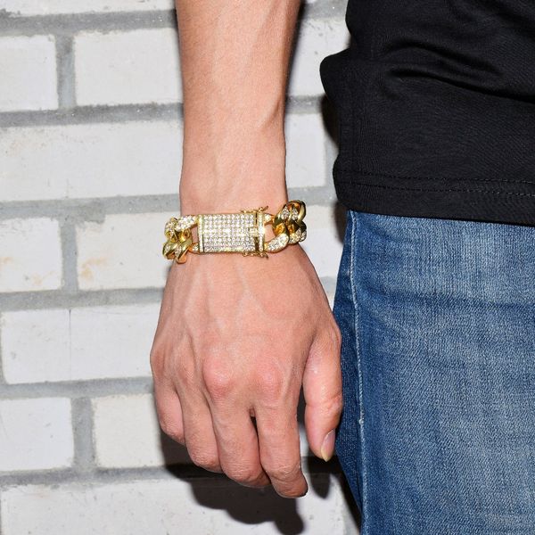 18mm men zircon iced fashioncm bracelet hip hop heavy thick gold copper material chain out link cuban 20'' 2021 cz jewelry jusnr, Black
18mm men zircon iced fashioncm bracelet hip hop heavy thick gold copper material chain out link cuban 20'' 2021 cz jewelry jusnr, Black