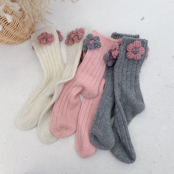 wang xiaozhen autumn and winter vertical thickened flower handmade pure color soft female rabbit wool socks, Red;black
wang xiaozhen autumn and winter vertical thickened flower handmade pure color soft female rabbit wool socks, Red;black