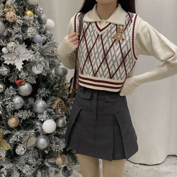 beautiful bear of women low-necked 2021 new spring fall short female casual waistcoat with no sleeves simple knitted or bt5v, White;black
beautiful bear of women low-necked 2021 new spring fall short female casual waistcoat with no sleeves simple knitted or bt5v, White;black