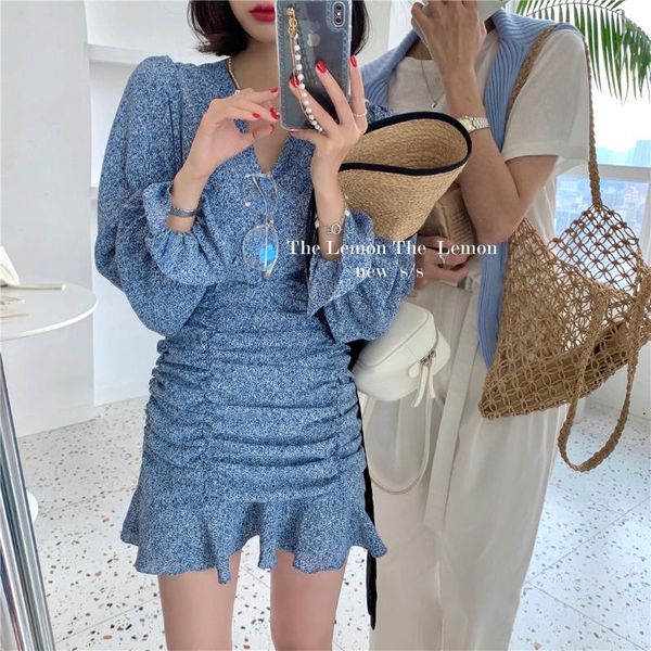 casual dresses 2021 spring/summer korean style v-neck flared sleeves ruffle hip short faldas slim-fit long-sleeved floral print dress for wo, Black;gray
casual dresses 2021 spring/summer korean style v-neck flared sleeves ruffle hip short faldas slim-fit long-sleeved floral print dress for wo, Black;gray