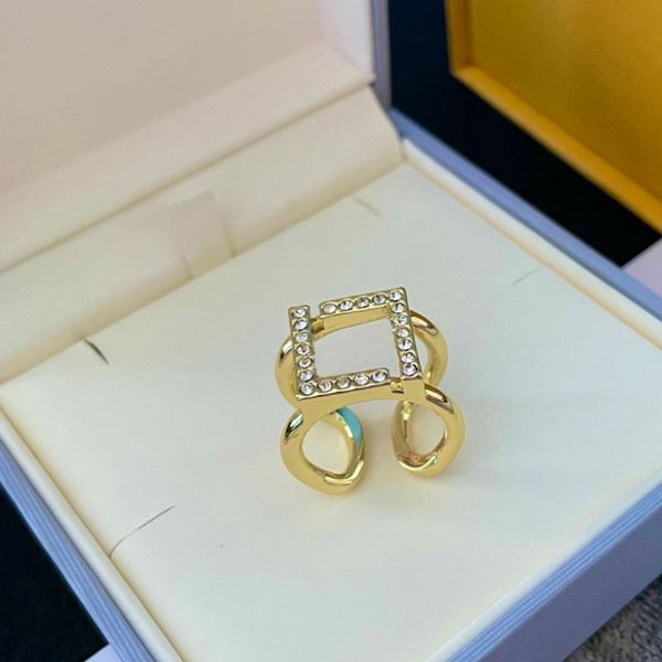 womens designer rings gold titanium steel ring mens engagement love golen ring pearl diamond f rings ladies jewelry fashion gifts 2201223d, Golden;silver
womens designer rings gold titanium steel ring mens engagement love golen ring pearl diamond f rings ladies jewelry fashion gifts 2201223d, Golden;silver