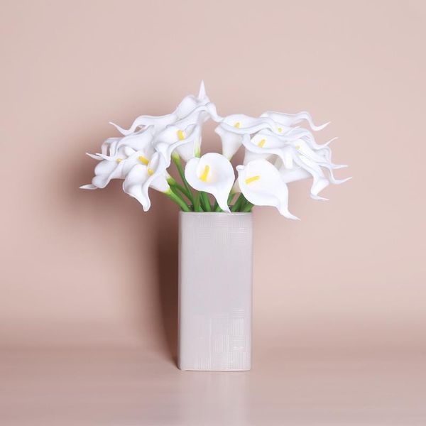 1 pcs of 4 pcs, plastic artificial simulation calla lily flower wedding holiday party living room bedroom home decoration purple
1 pcs of 4 pcs, plastic artificial simulation calla lily flower wedding holiday party living room bedroom home decoration purple