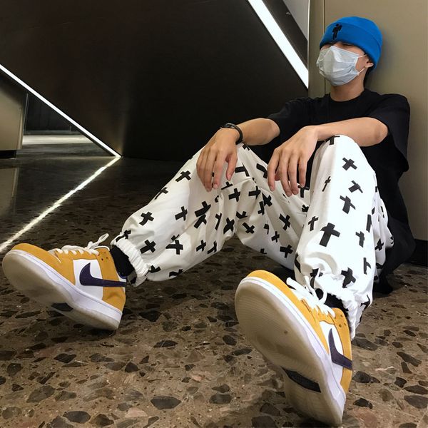 factory crosin spring and autumn leisure sports white men's cross full print fashion versatile korean loose legged pants, White;black
factory crosin spring and autumn leisure sports white men's cross full print fashion versatile korean loose legged pants, White;black