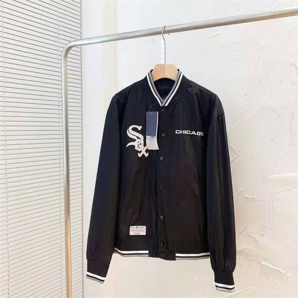 21 spring men's and women's neckline thread baseball jacket jacket 22101, Black;brown
21 spring men's and women's neckline thread baseball jacket jacket 22101, Black;brown