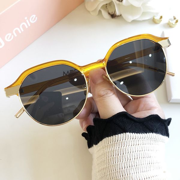 men's square brown sunglasses korean version large face thin travel driving sun shading polarized women, White;black
men's square brown sunglasses korean version large face thin travel driving sun shading polarized women, White;black