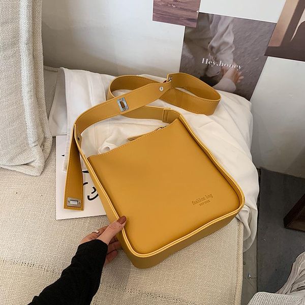 evening bags 2021 women's shoulder summer messenger bag bucket pure color simple shopping handbag purse
evening bags 2021 women's shoulder summer messenger bag bucket pure color simple shopping handbag purse