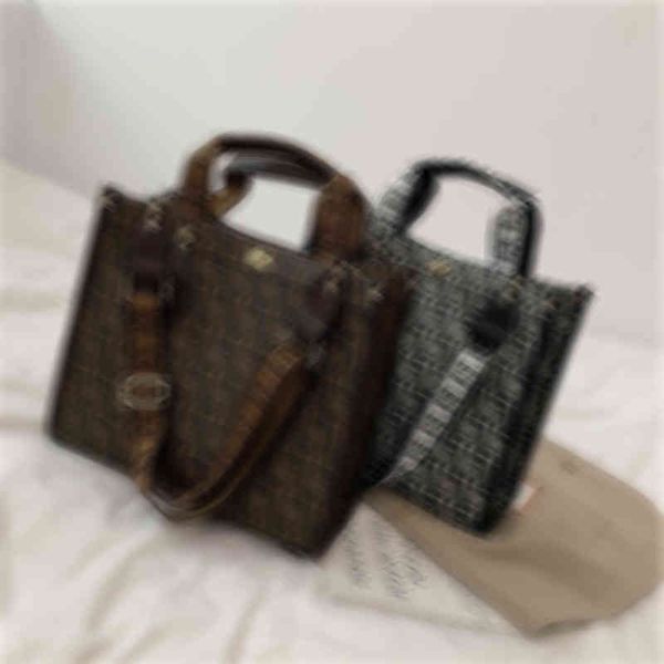 new high-capacity bag women's fashion hand-held letter tote bag single shoulder diagonal armpit purses
new high-capacity bag women's fashion hand-held letter tote bag single shoulder diagonal armpit purses