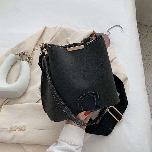 evening bags vintage nubuck leather bucket bag women large capacity shoulder fashion crossbody lady handbag brand messenger purse sac
evening bags vintage nubuck leather bucket bag women large capacity shoulder fashion crossbody lady handbag brand messenger purse sac