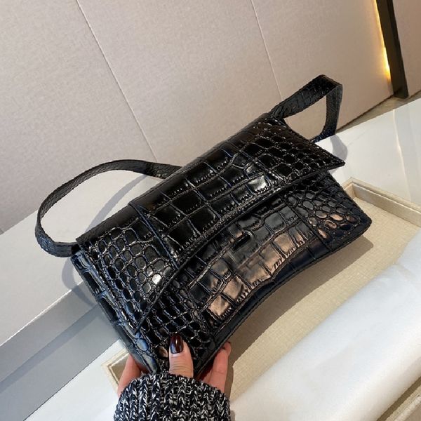 women crocodile shoulder bags luxury serpentine alligator purses crossbody phone bag fashion lady cross body waist purses with letter sequin
women crocodile shoulder bags luxury serpentine alligator purses crossbody phone bag fashion lady cross body waist purses with letter sequin