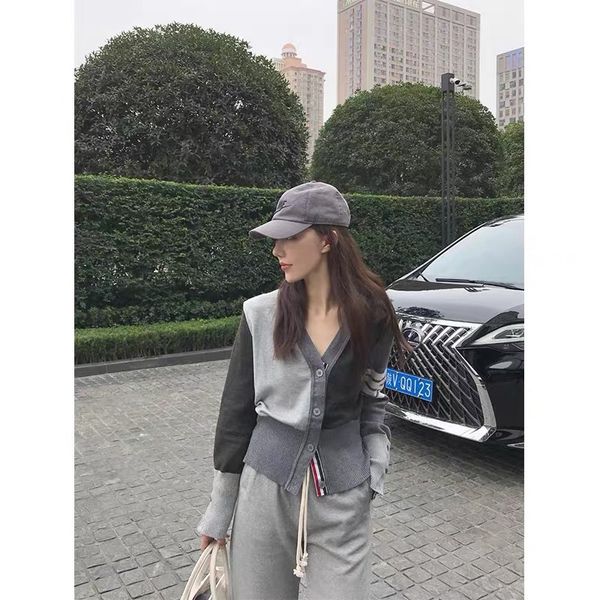 men's and women's grey tb cardigan female autumn winter loose college lazy wind four bar short net red sweater coat fashion, White;black
men's and women's grey tb cardigan female autumn winter loose college lazy wind four bar short net red sweater coat fashion, White;black