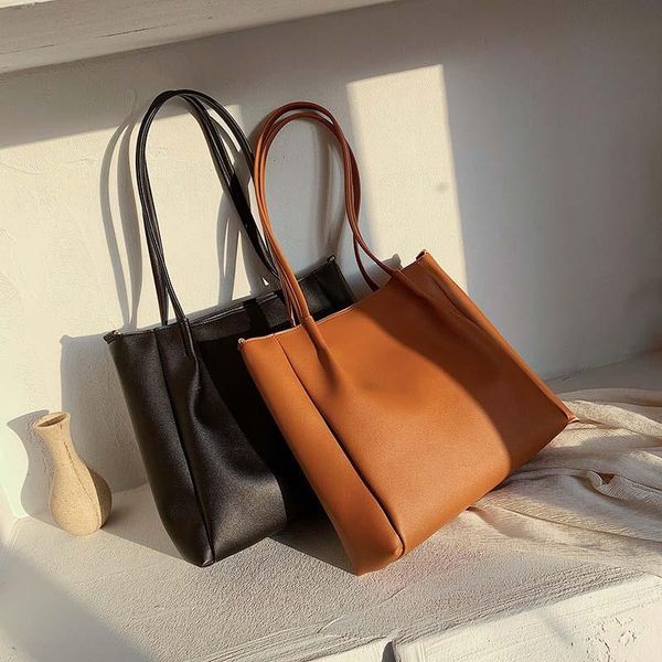 evening bags pu leather saddle for women 2021 luxury handbags designer shoulder messenger
evening bags pu leather saddle for women 2021 luxury handbags designer shoulder messenger