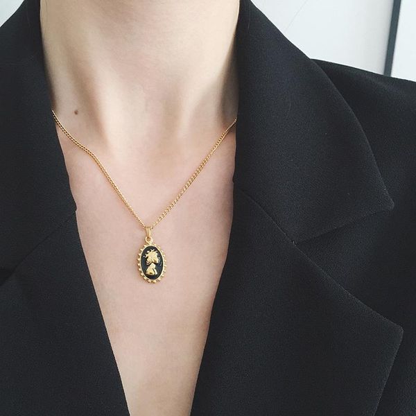 pendant necklaces vintage simple portrait layered chokers for women trendy minimalist queen modelling black enamel metal, Silver
pendant necklaces vintage simple portrait layered chokers for women trendy minimalist queen modelling black enamel metal, Silver