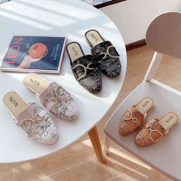 2022 spring new flat bottom outer wear random pattern half toe slippers ladies sandals beach office slippers luxury brand shoes y220214, Black
2022 spring new flat bottom outer wear random pattern half toe slippers ladies sandals beach office slippers luxury brand shoes y220214, Black