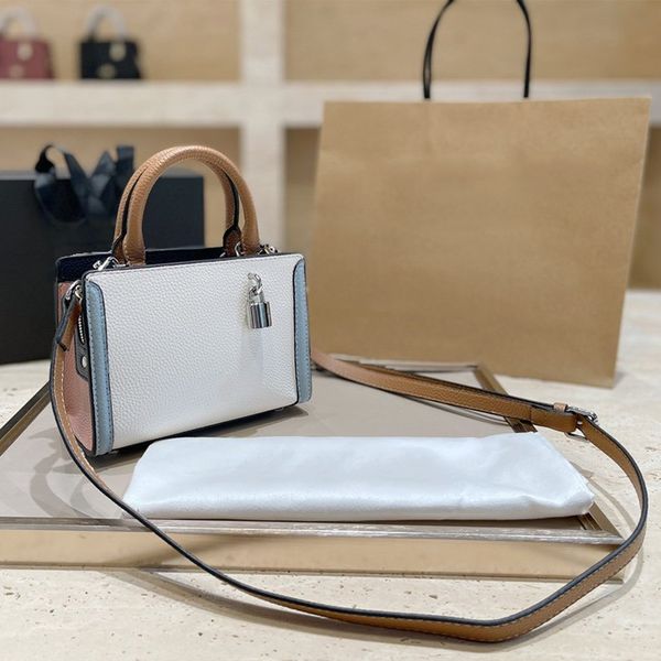factory 2021 fashion simple style calfskin carriage za lock bag and lady's okit kxdp luxuryss designerss yw
factory 2021 fashion simple style calfskin carriage za lock bag and lady's okit kxdp luxuryss designerss yw