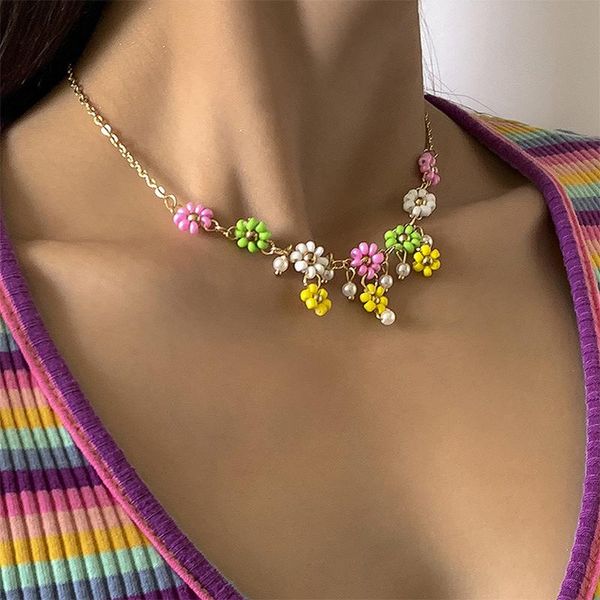 chokers bohemia colorful flower choker necklace for women red green pink pearls short charms fashion neck jewelry 2021, Golden;silver
chokers bohemia colorful flower choker necklace for women red green pink pearls short charms fashion neck jewelry 2021, Golden;silver