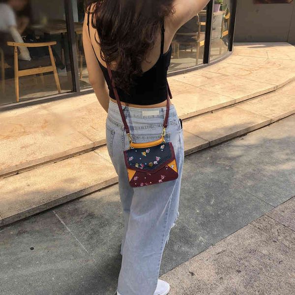 bag holderletife small square women's 2021 new printing splicing contrast hand versatile mini messenger baghandbag hook
bag holderletife small square women's 2021 new printing splicing contrast hand versatile mini messenger baghandbag hook